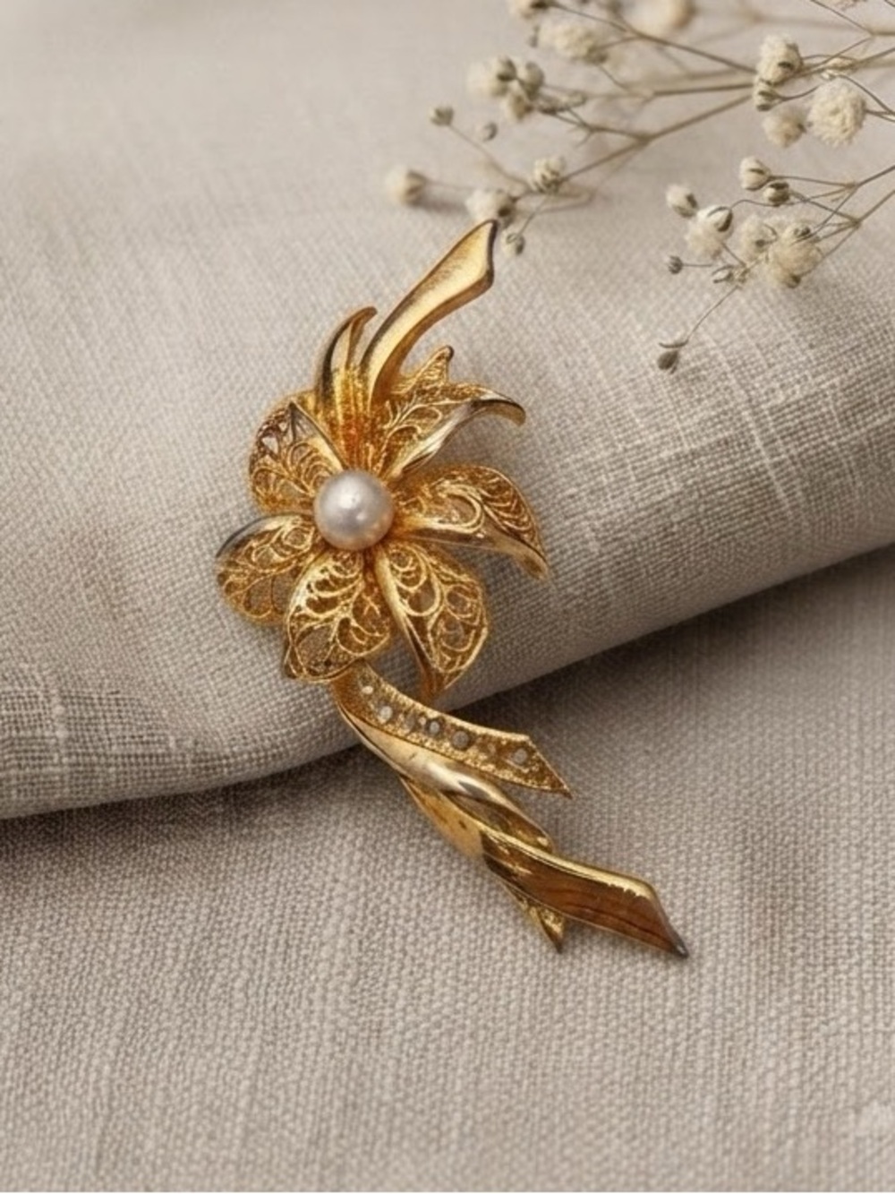 Vintage 1950s Filigree Floral Spray Brooch